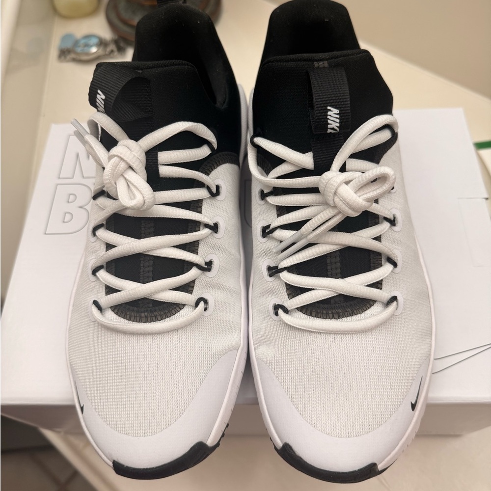 Nike Women's White and Black Athletic Shoes - Picture 2 of 3
